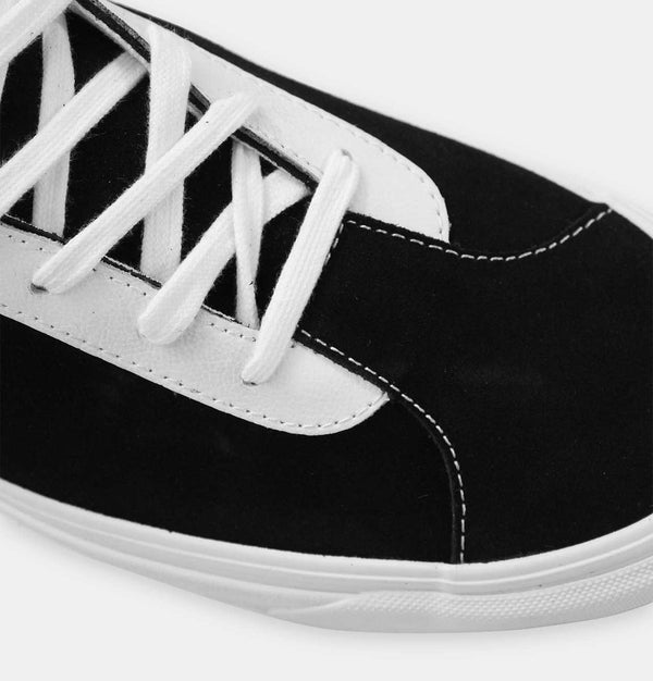 Vans Staple Bold Ni Trainers in Black and White