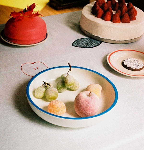 HAY Sobremesa Serving Bowl – Large – White with Blue Rim